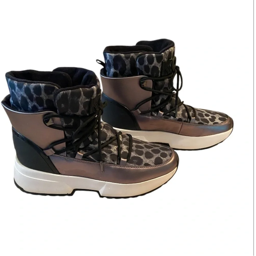 MICHEAL KORS WOMEN’S LEOPARD PRINT SNOW BOOTS SIZE 8